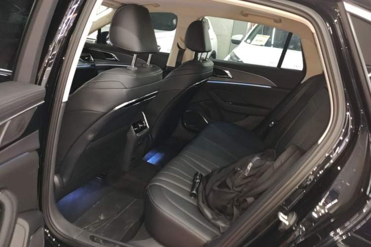 Used Hongqi H5 2024 2.0T Automatic Smart Connect Flagship Edition Left Rear Seat