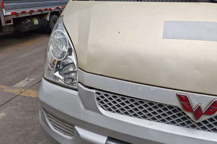 Used Wuling Rongguang 2011 1.2L Base Version
