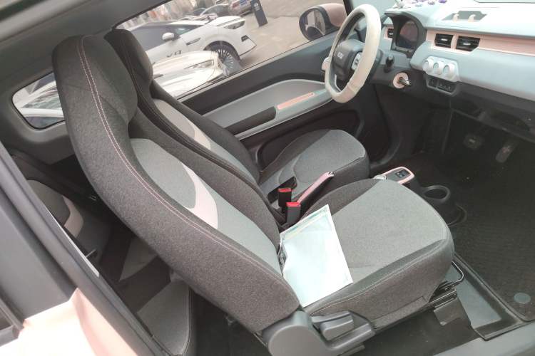 Used Chery QQ Ice Cream 2022 170km Sundae Phosphate Lithium-Ion