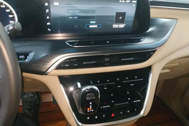 Used Buick GL8 2020 ES Land Cruiser 653T Flagship Model