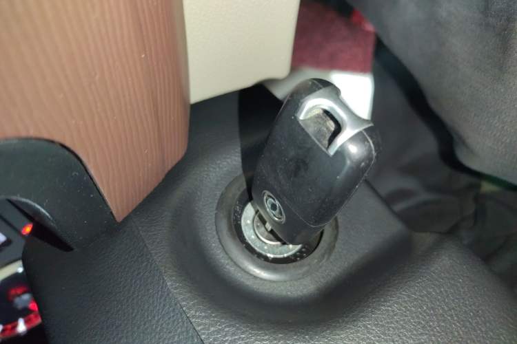 Used FORTHING Lingzhi 2018 M5L 1.6L 7-Seater Luxury Model
