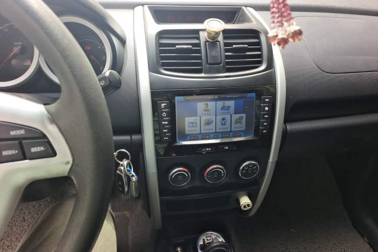 Used CHANGAN CX20 2014 1.4L IMT Sunroof Navigation Version China IV Standard
