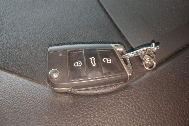 Used Volkswagen Golf Sportsvan 2018 230TSI Automatic Luxury Model Vehicle Key