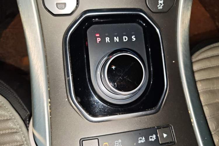 Used Land Rover Range Evoque 2016 2.0T SE PLUS Smart Enjoyment Edition Gear Lever