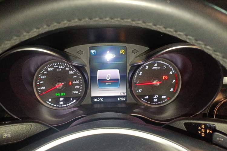 Used Mercedes-Benz C-Class 2015 Facelift C 200 L