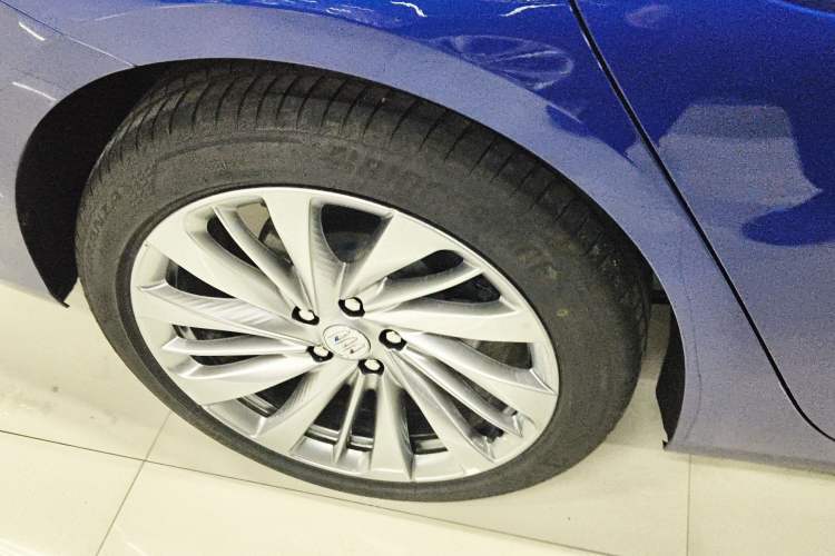 Used Buick LaCrosse 2025 Platinum Avia Edition