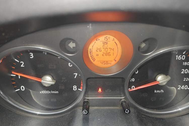 Used Nissan X-Trail 2010 2.5L CVT Flagship Edition 4WD Odometer Close Up