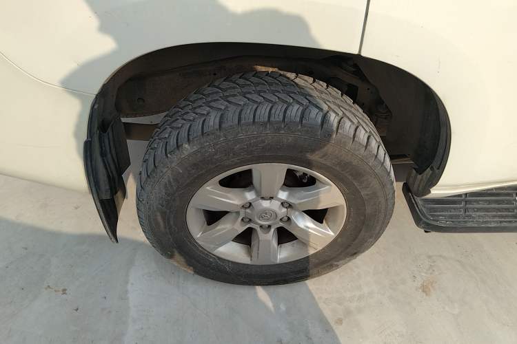 Used Toyota Prado 2013 2.7L Automatic Parallel Import