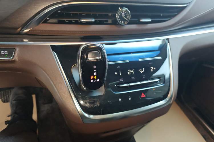 Used Buick GL8 2022 Land Business Class 652T Luxury Model