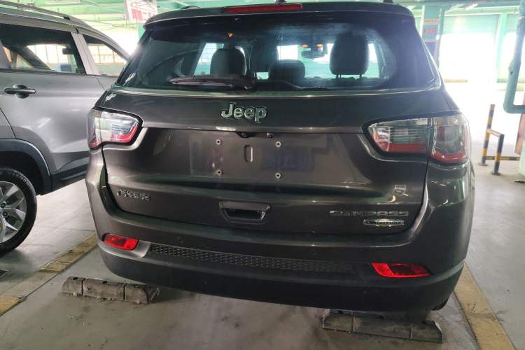 Used Jeep Compass 2017 200T Automatic Family Edition
