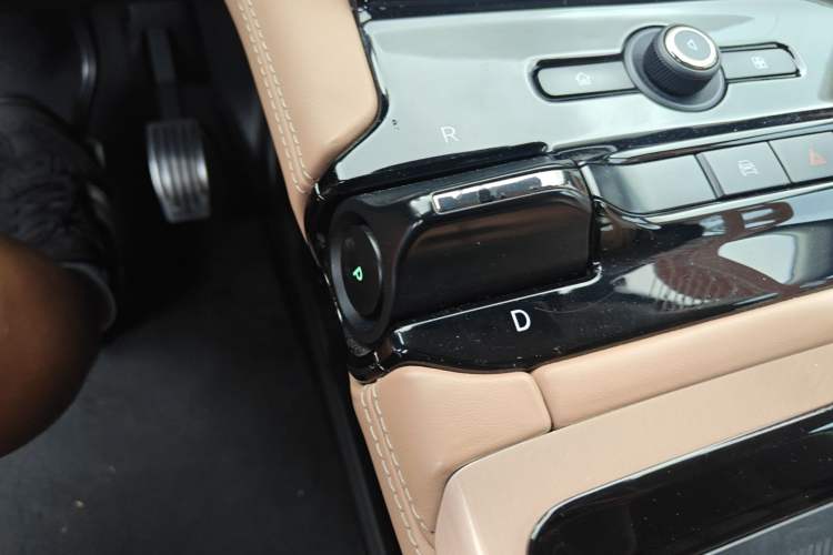 Used Nio ES8 2018 Founder Edition Gear Lever