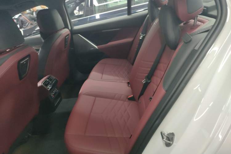 Used BMW i5 2025 eDrive 40L M Sport Package
