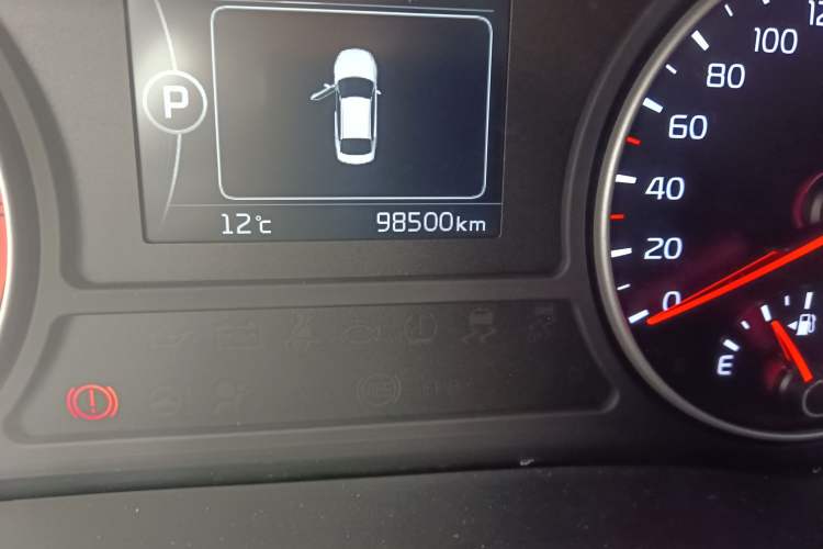 Used Kia K5 2016 1.6T Automatic LUX Odometer Close Up