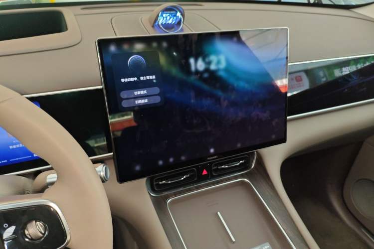 Used Hima AITO M7 2026 Model Range-Extending Ultra All-Wheel Drive 6-Seater Version Audio And AC Panel