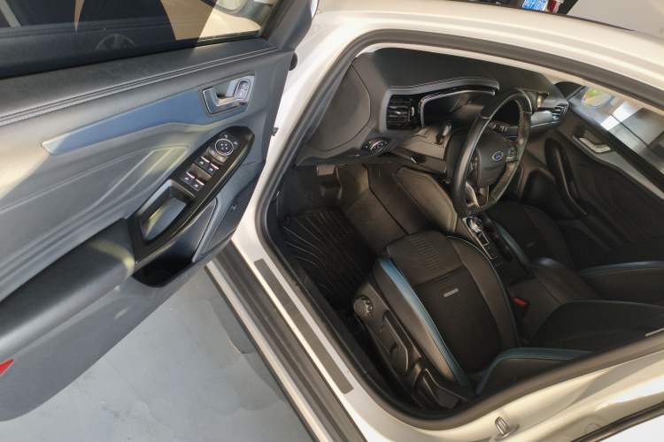 Used Ford Focus 2021 EcoBoost 180 Automatic Hunter Edition
