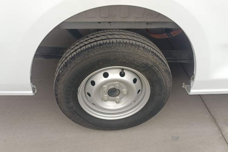 Used JMC E Fushun 2025 Model 41.5 kWh Blind Window Version, Short Wheelbase Low Roof, 3.0 tons
