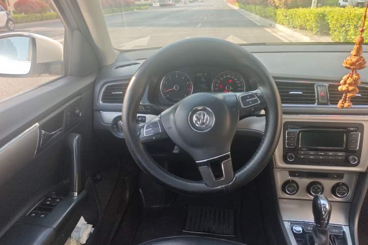 Used Volkswagen Lavida 2013 1.4TSI DSG Luxury Edition