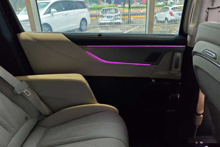 Used Buick GL8 New Energy 2024 Lu Zun Luxury Edition 6-Seater
