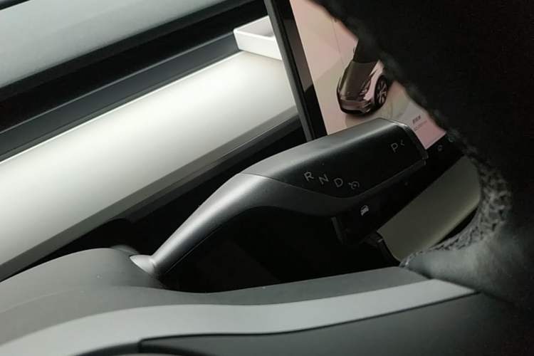 Used Tesla Model Y 2022 Revised Version Rear-Wheel Drive Gear Lever