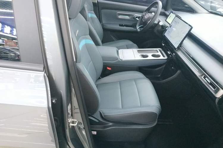 Used AION Y 2023 Plus 510 Smart Edition