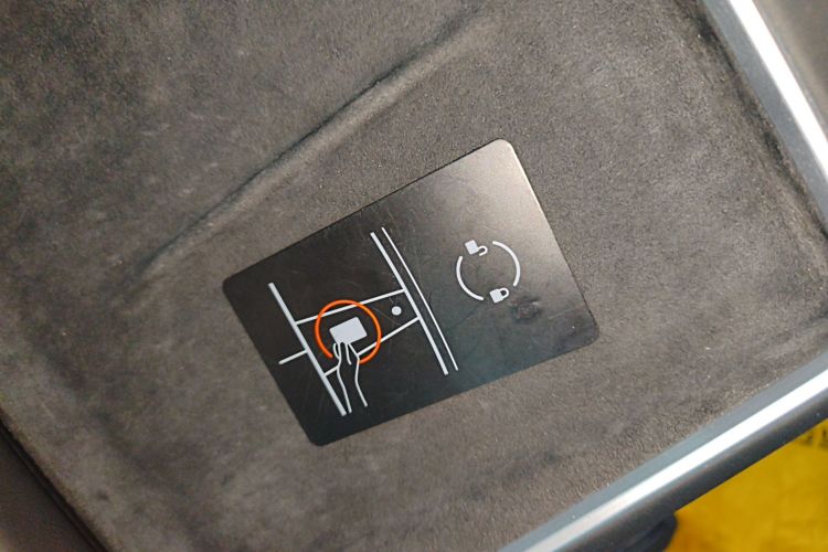 Used Tesla Model Y 2026 Rear-Drive Model Vehicle Key