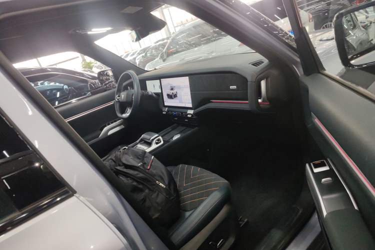 Used Deepal G318 2024 Four-Wheel-Drive Air Suspension Model