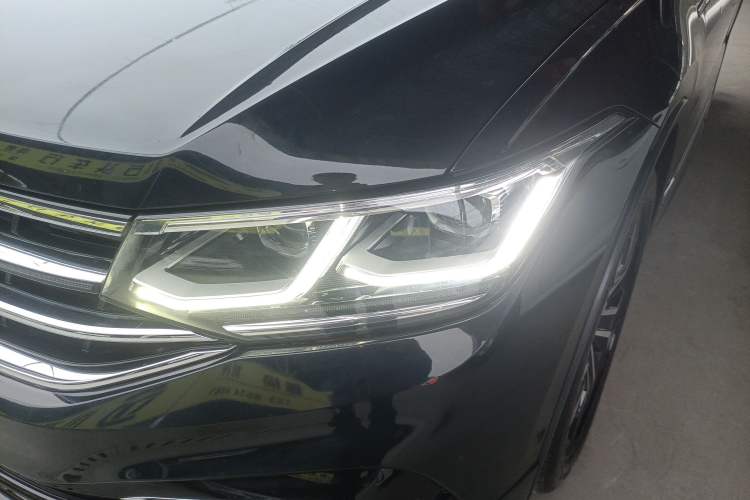 Used Volkswagen Tiguan L 2022 380TSI Automatic All-Wheel Drive R-Line Flagship 7-Seater
