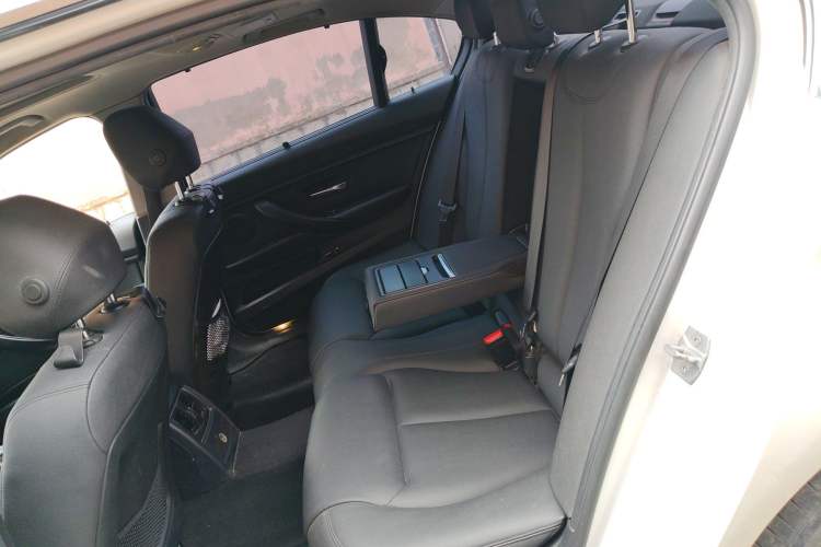 Used BMW 3 Series 2017 320Li Fashion Model Left Rear Seat