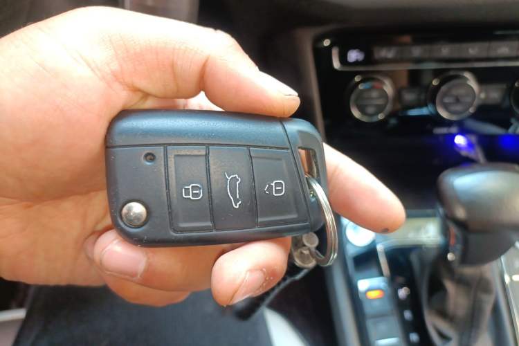 Used Volkswagen Tiguan L 2017 330TSI Automatic Two-Wheel Drive Luxury Edition Vehicle Key