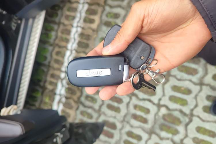 Used Jeep Cherokee 2016 2.4L Professional Smart Version
