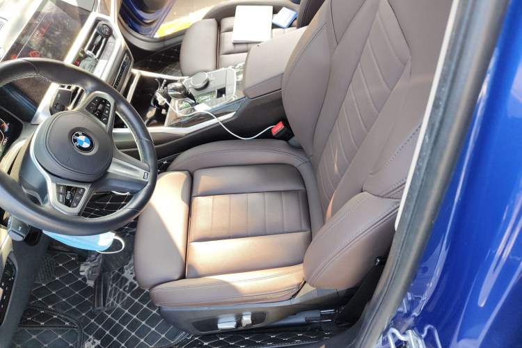 Used BMW 3 Series 2021 325Li M Sport Package Left Front Seat