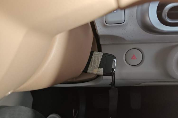 Used Wuling Hongguang MINIEV 2024 3rd Generation 215km Youth Edition Vehicle Key