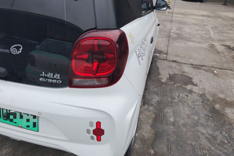 Used Roewe Clever 2021 302 km New Four-Seater Super-Efficient Version Exterior 3