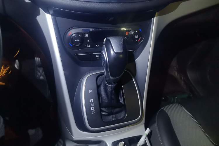 Used Ford Kuga 2015 1.5L GTDi Two-Wheel Drive Fashion Edition Gear Lever