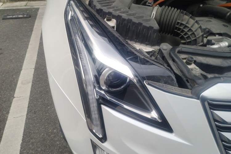 Used Cadillac XT5 2018 28E Four-Wheel Drive Tech Version