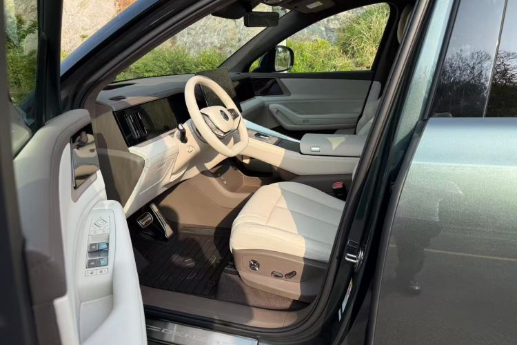 Used Denza N8L 2025 Model Flagship Model