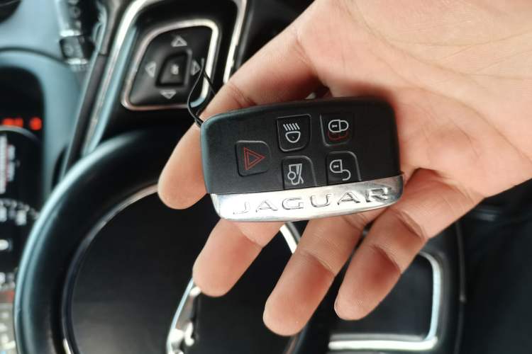 Used Jaguar XJ 2016 XJL 2.0T Two-Wheel-Drive Elegant Business Edition
