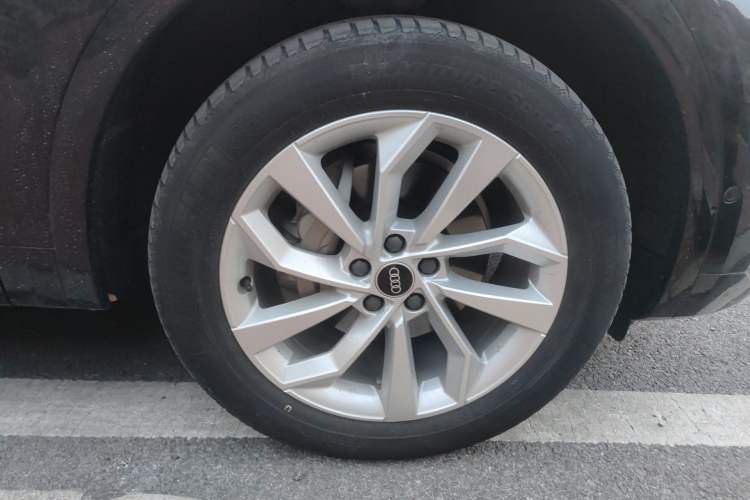 Used Audi Q5L 2021 40 TFSI Luxury Dynamic Edition Right Front Wheel Hub