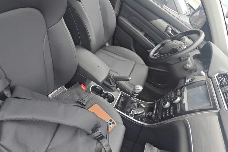 Used Haval H2 2017 Red-Label 1.5T Manual Two-Wheel-Drive Elite Model Right Front Seat