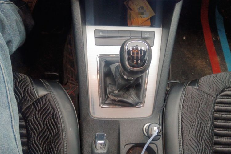 Used Skoda Octavia 2017 1.6L Manual Trend Edition Gear Lever