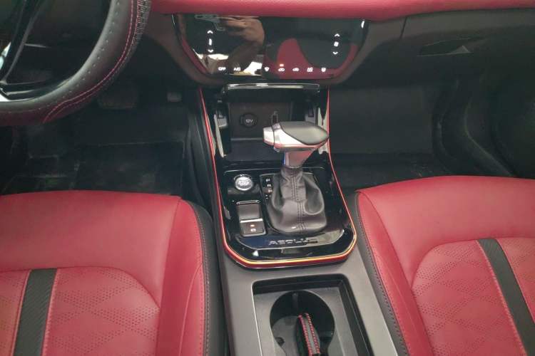 Used Dongfeng Aeolus Yixuan 2021 230T Automatic Zuiying Knight Edition Gear Lever