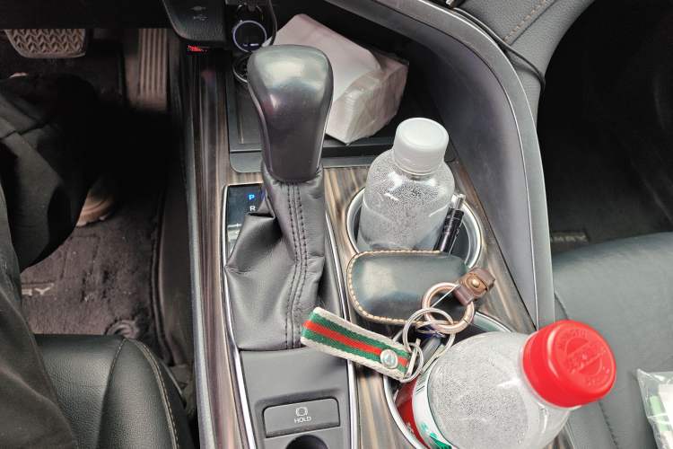 Used Toyota Camry 2018 2.0G Luxury Edition
