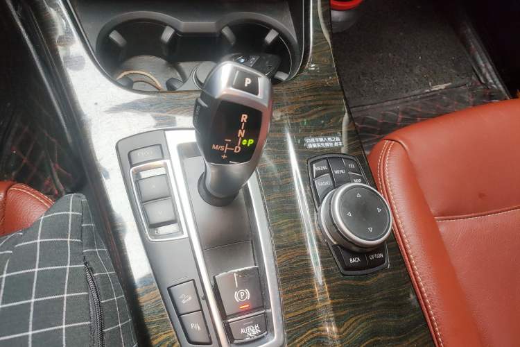 Used BMW X3 2013 Revised xDrive28i Luxury Edition Gear Lever