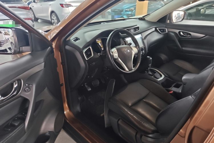 Used Nissan X-Trail 2014 2.0L CVT Comfort Edition 2WD Driver Seat