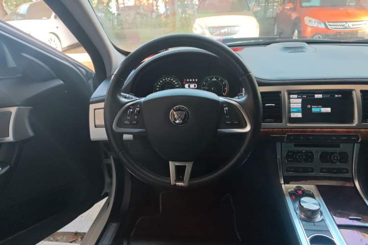 Used Jaguar XF 2015 XF 2.0T Luxury Edition
