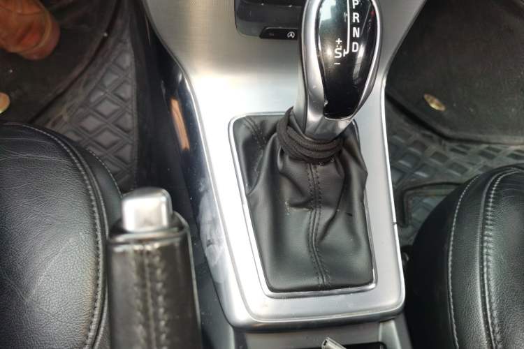 Used Volvo V40 2017 T3 Zhiya Edition Gear Lever