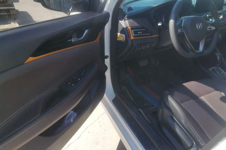 Used CHANGAN Eado DT 2019 1.6L Automatic Smart Enjoyment Model China VI Standard Driver Seat