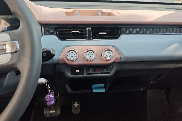 Used Chery QQ Ice Cream 2024 120km Cone Audio And AC Panel