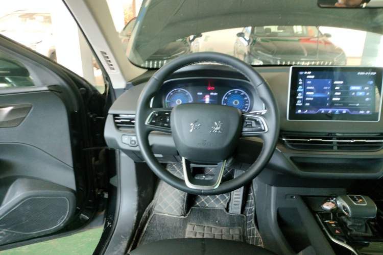 Used Hongqi E-QM5 2022 431 km Charge & Enjoy Edition
