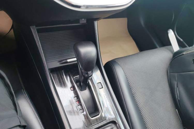 Used Honda Jade 2016 1.8L Automatic Comfort Elite Version 5 Seats